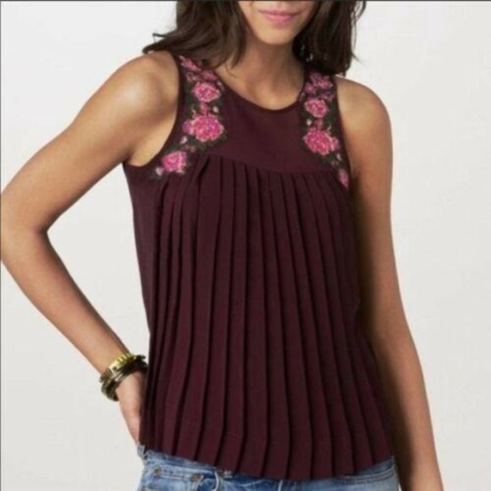 AEO Pleated Embroidered Rosebud Top